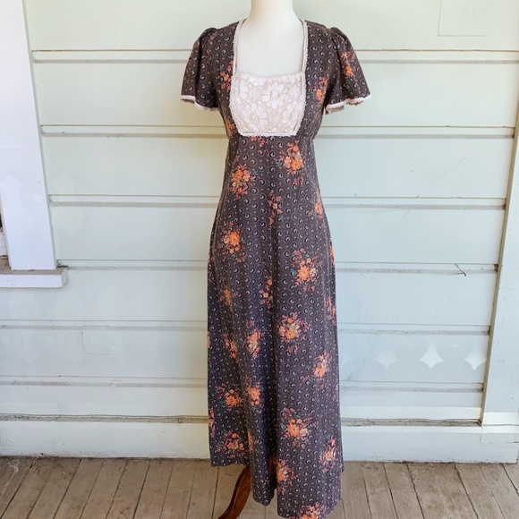 SOLD 70s Terri Petites Flutter Sleeve Dress - Picture 7 of 7